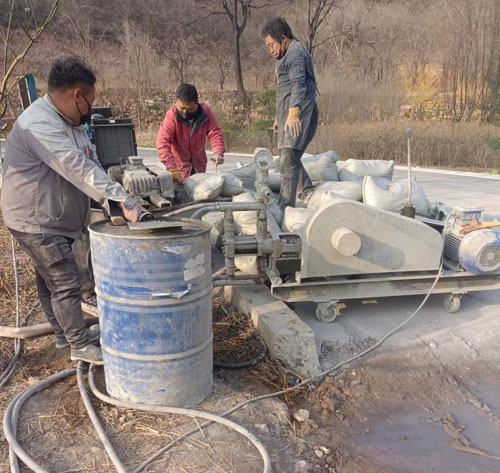 图们路面下沉注浆